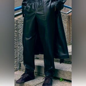 Zara NWT women’s joggers Size L shiny black polyurethane